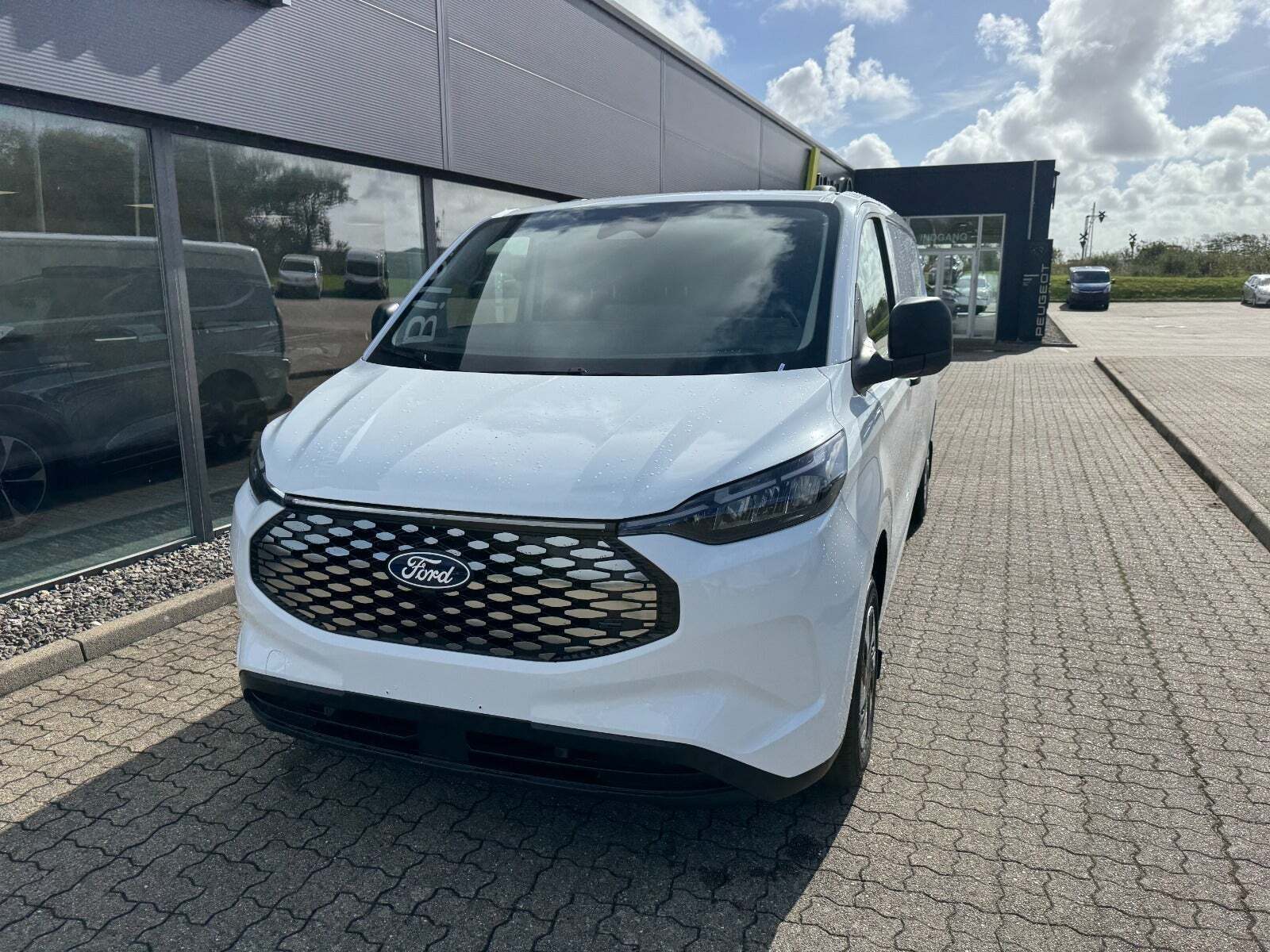 Ford E-Transit Custom 320L 64 Limited