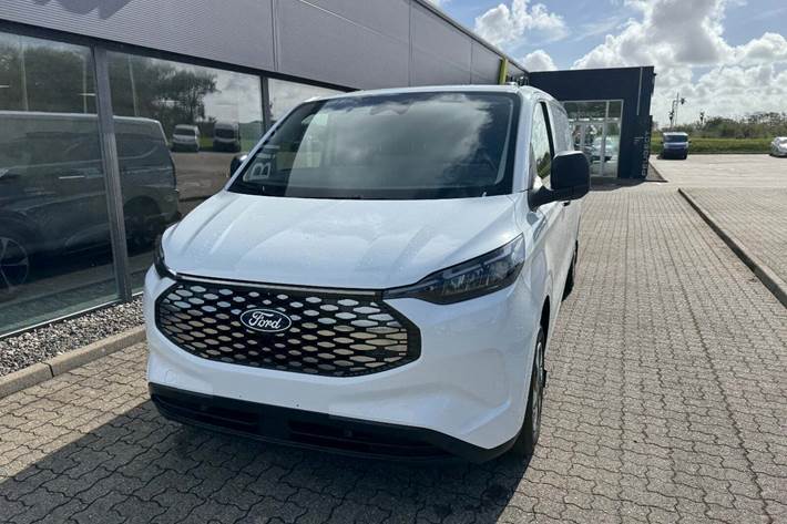 Hvid Ford E-Transit Custom 320L fra 2025 set udefra