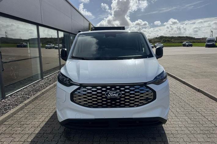 Hvid Ford E-Transit Custom 320L fra 2025 set udefra