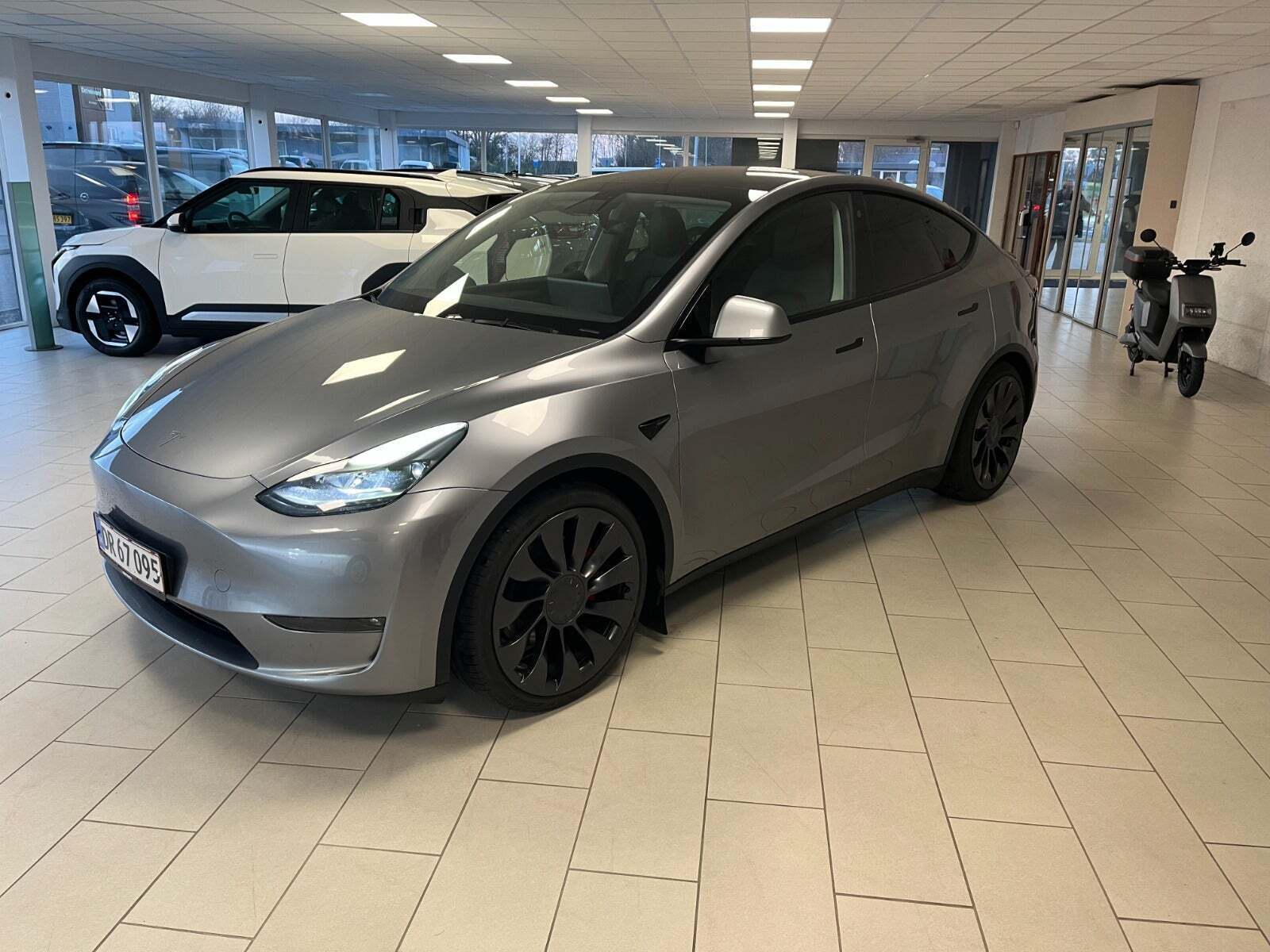 Tesla Model Y Performance AWD