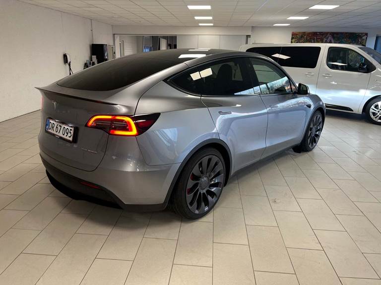 Tesla Model Y Performance AWD