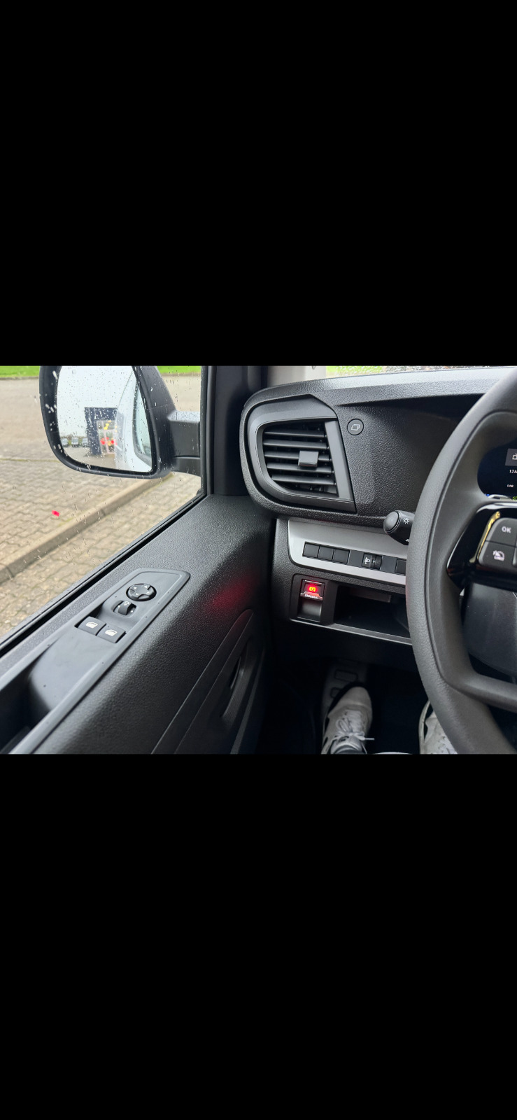 Hvid Toyota ProAce fra 2025