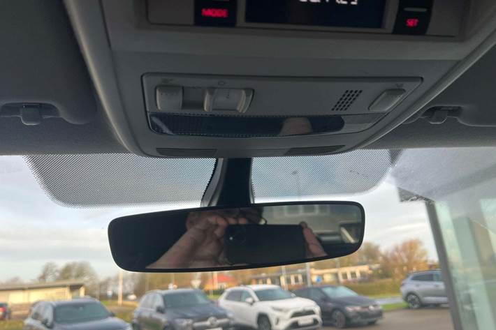 Hvid VW Transporter fra 2019