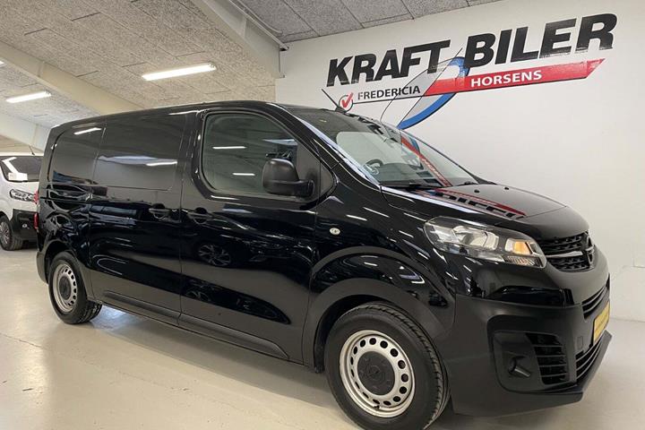 Sort Opel Vivaro fra 2020
