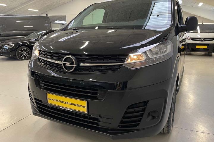 Sort Opel Vivaro fra 2020