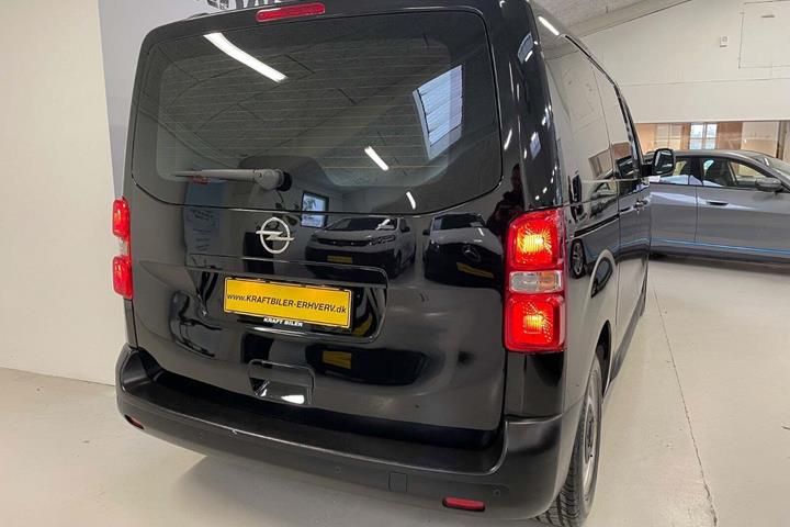 Sort Opel Vivaro fra 2020