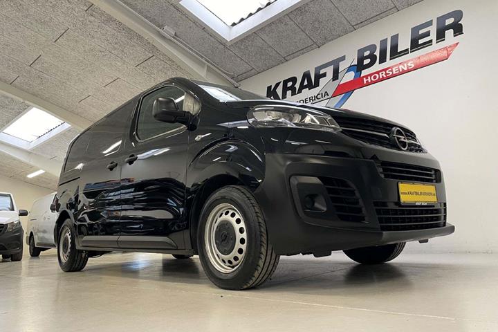 Sort Opel Vivaro fra 2020