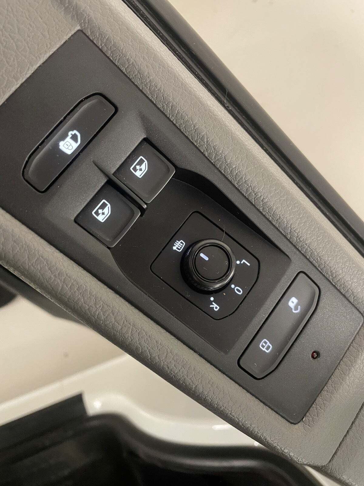 Hvid VW Transporter fra 2021