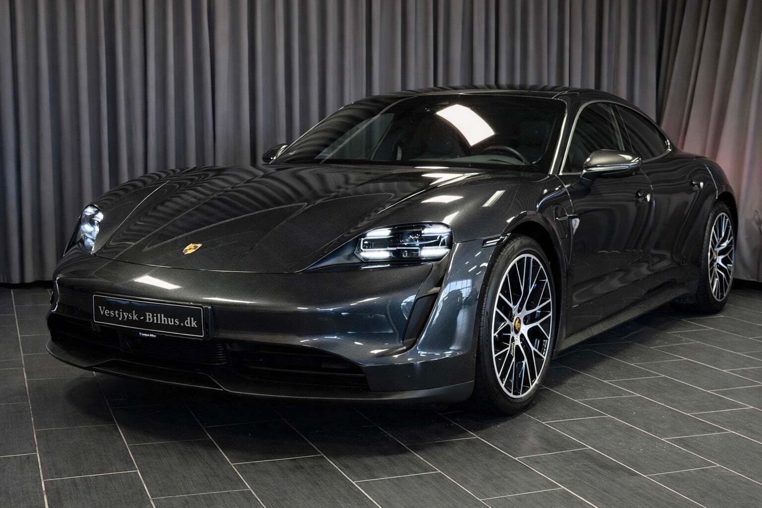 Porsche Taycan Performance+