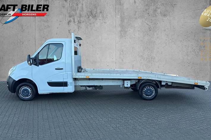 Hvid Opel Movano fra 2016