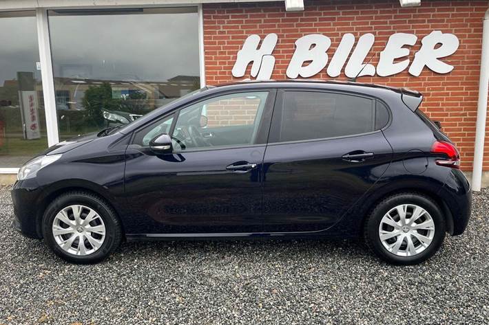 Blå Peugeot 208 fra 2019