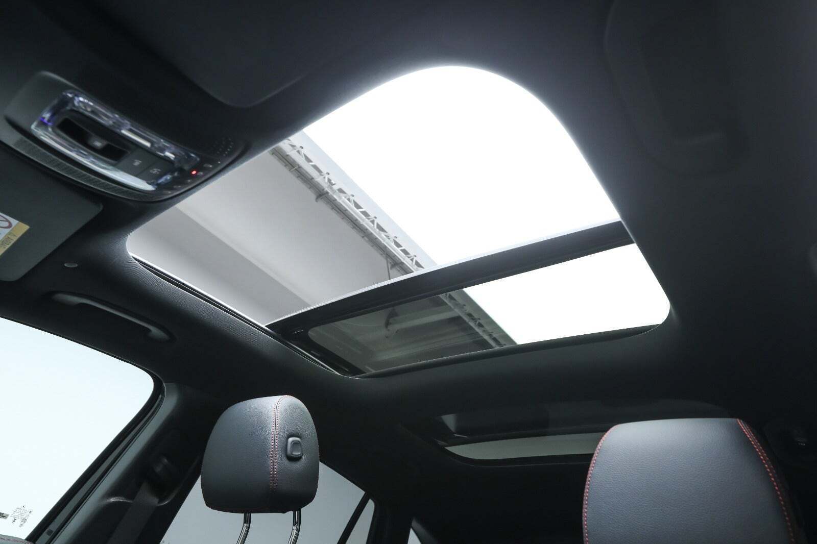 Sort Mercedes EQA350 fra 2025