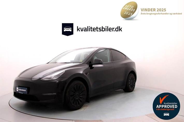 Sort Tesla Model Y fra 2022