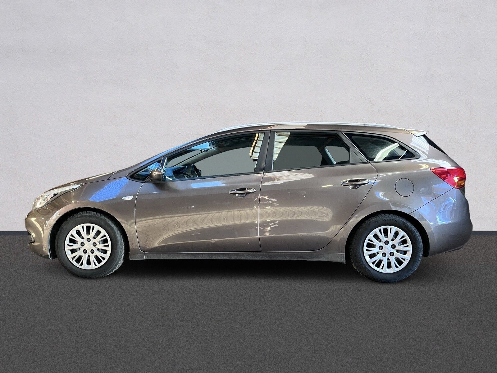 Brun Kia Ceed fra 2013