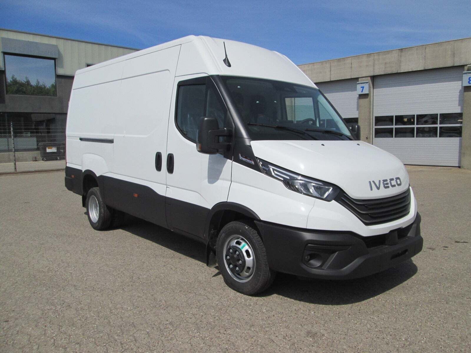 Iveco Daily 3,0 35C18 12m³ Van AG8