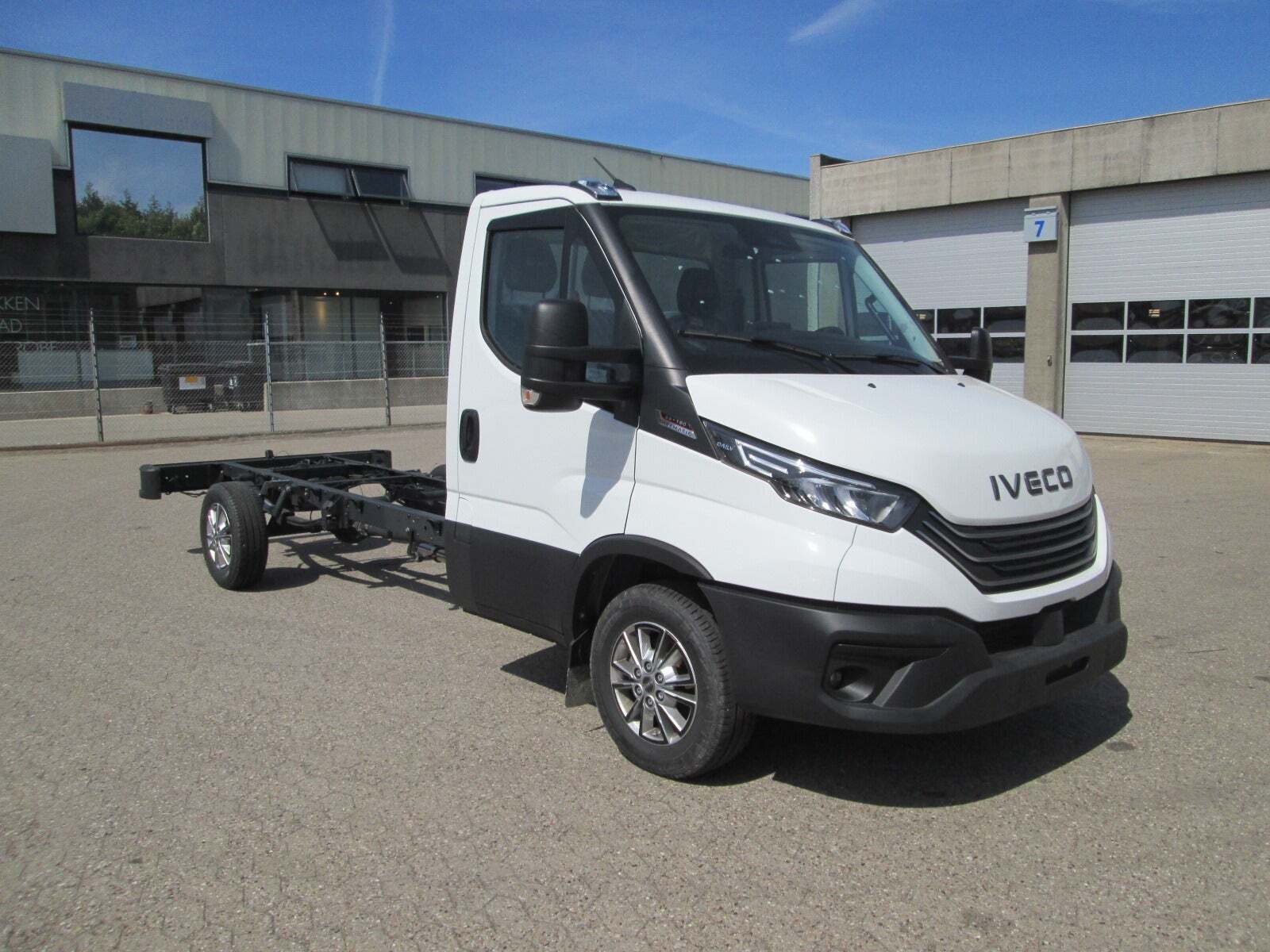 Iveco Daily 3,0 35S18 4100mm Lad AG8