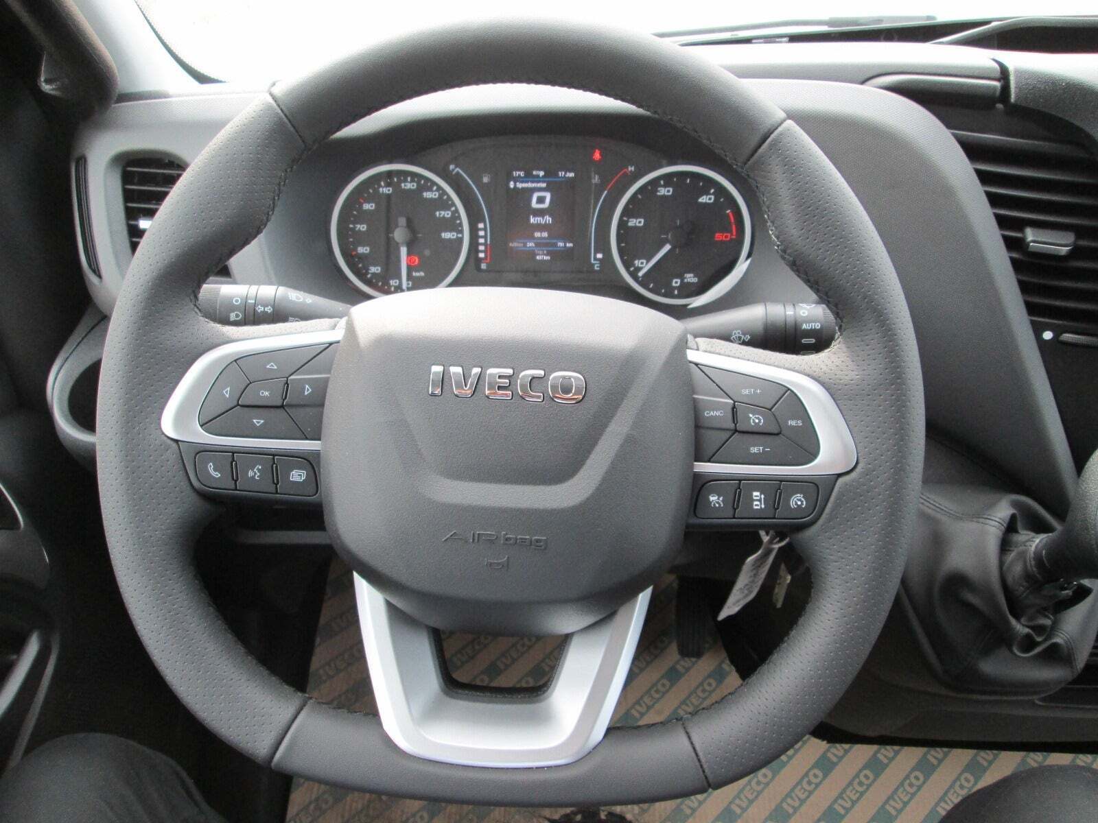 Blå Iveco Daily fra 2024