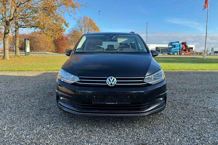 Sort VW Touran fra 2019