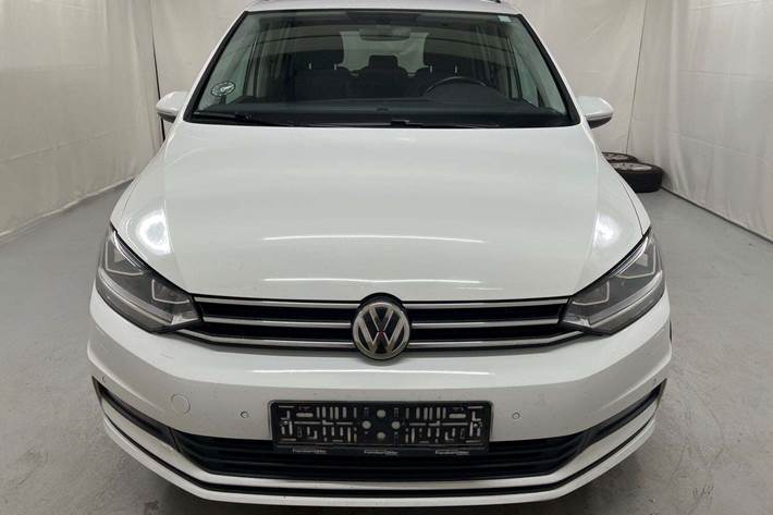 Hvid VW Touran fra 2018