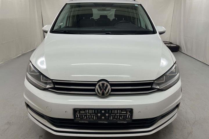 Hvid VW Touran fra 2018