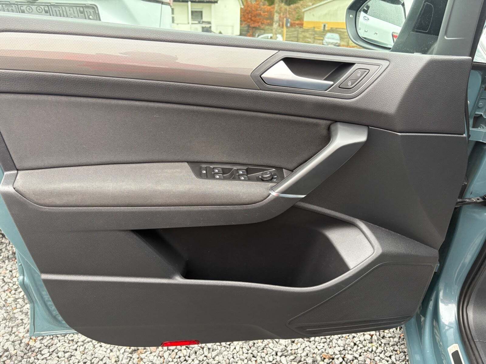 Blå VW Touran fra 2019