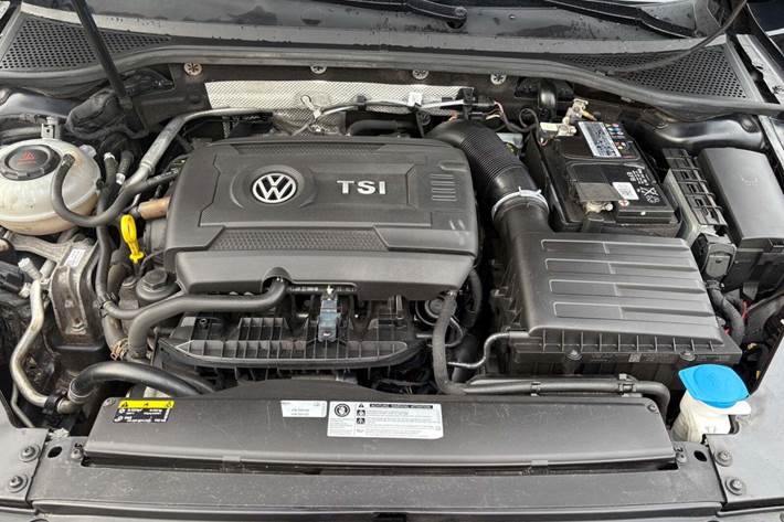 Sort VW Passat fra 2018