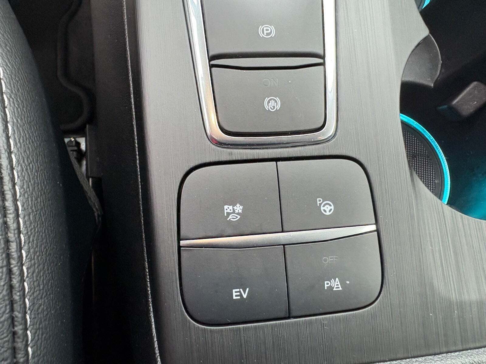 Hvid Ford Kuga fra 2022