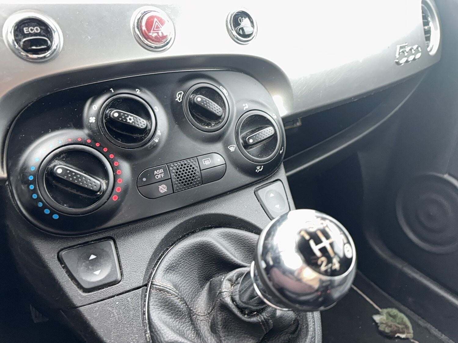 Rød Fiat 500 fra 2011