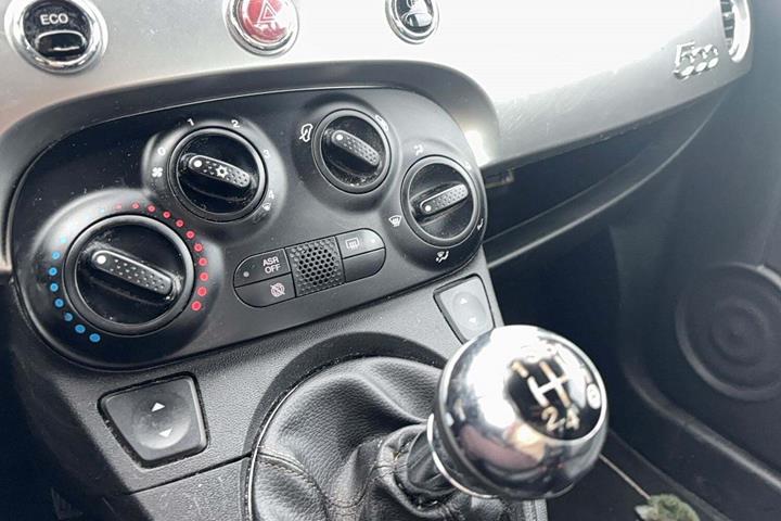 Rød Fiat 500 fra 2011