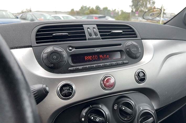 Rød Fiat 500 fra 2011