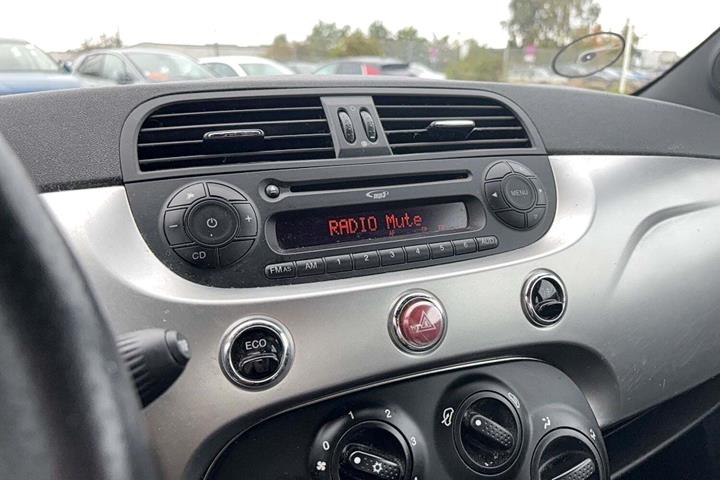 Rød Fiat 500 fra 2011