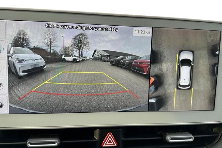 Blå Hyundai Ioniq 5 fra 2024