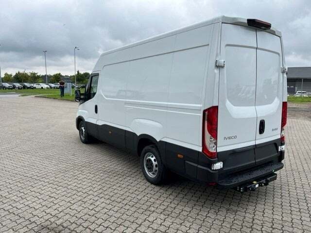 Iveco Daily 2,3 35S14 12m³ Van AG8