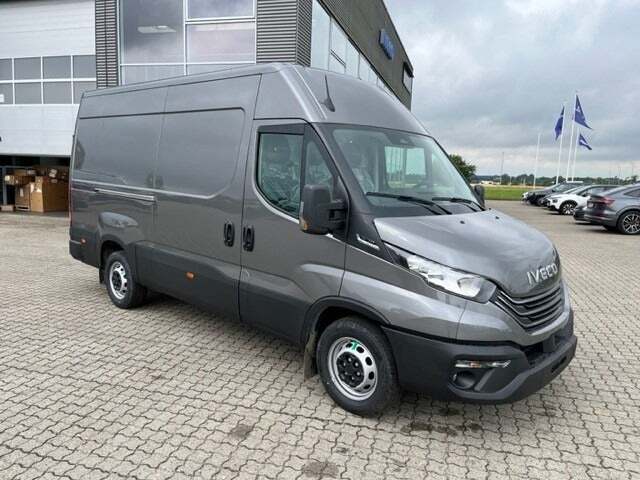Iveco Daily 2,3 35S14 12m³ Van AG8