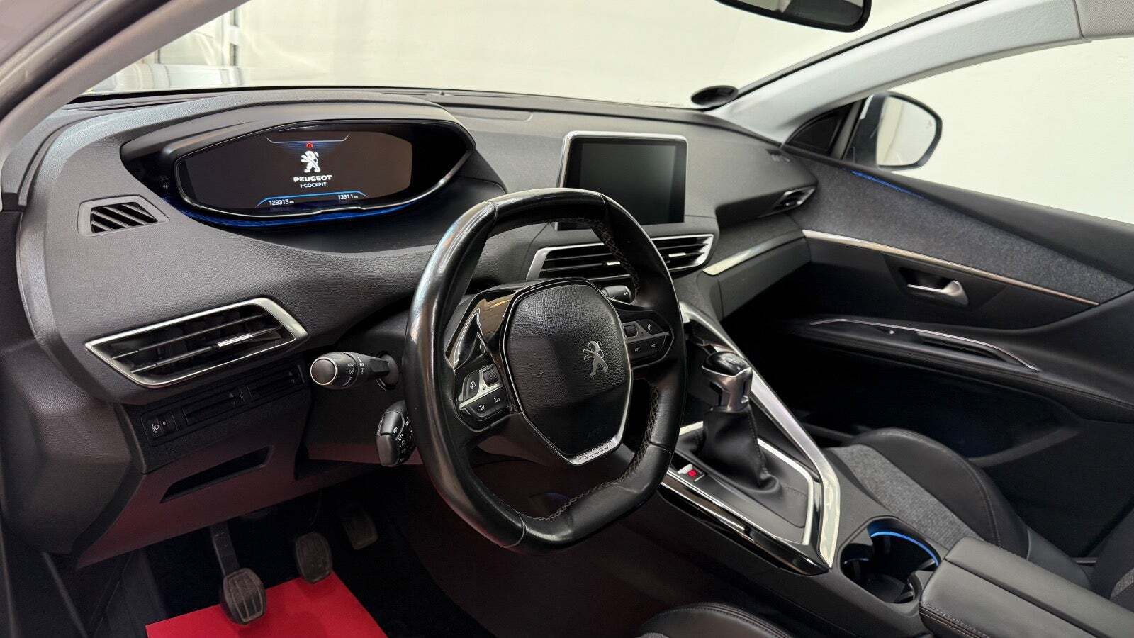 Peugeot 5008 1,2 e-THP 130 Allure 7prs