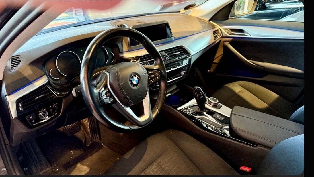 BMW 520d 2,0 Touring Connected aut.