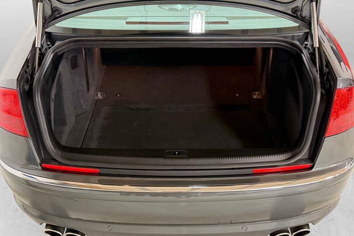 undefined Audi S8 fra 2007 set udefra