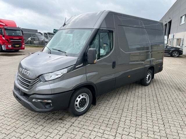 Iveco Daily 2,3 35S14 12m³ Van AG8