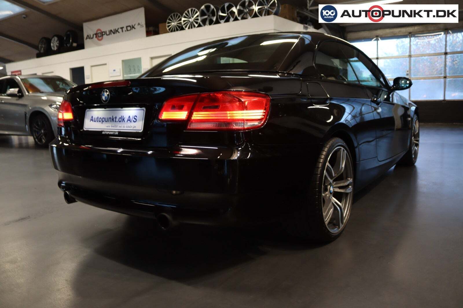 Sort BMW 335i fra 2007