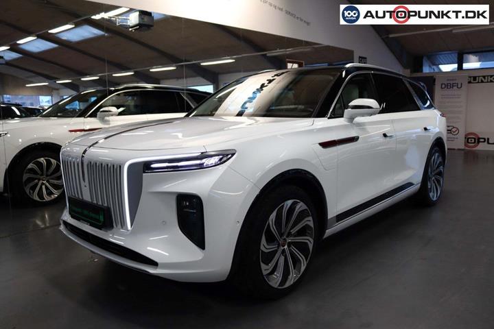 Hvid Hongqi E-HS9 fra 2024 set udefra