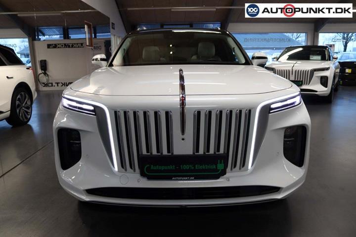 Hvid Hongqi E-HS9 fra 2024 set udefra