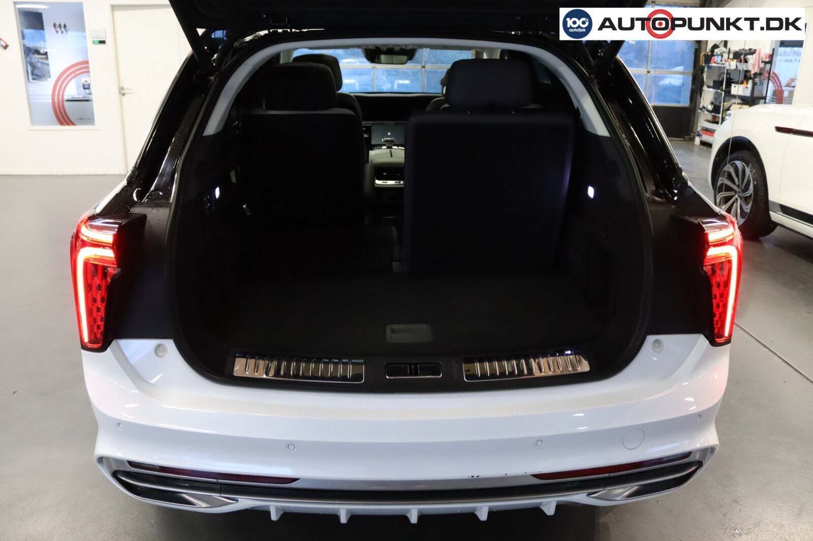 Hvid Hongqi E-HS9 fra 2024