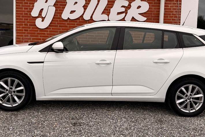 Hvid Renault Megane IV fra 2017