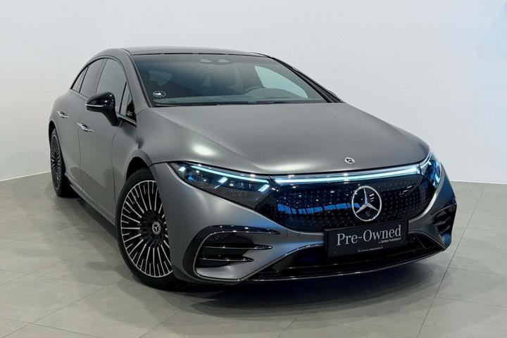 Grå Mercedes EQS580 fra 2022 set udefra