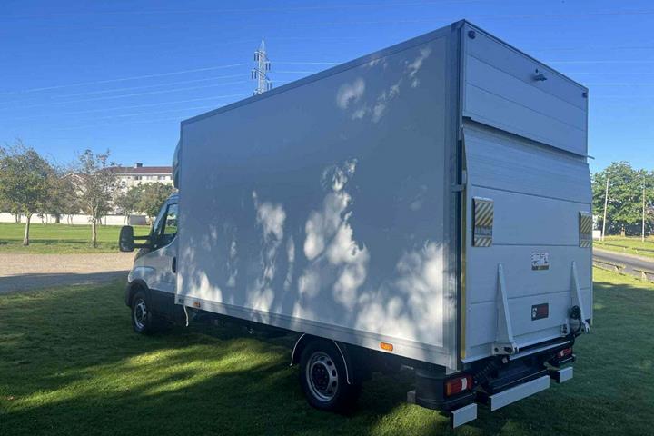 Hvid Iveco Daily fra 2025