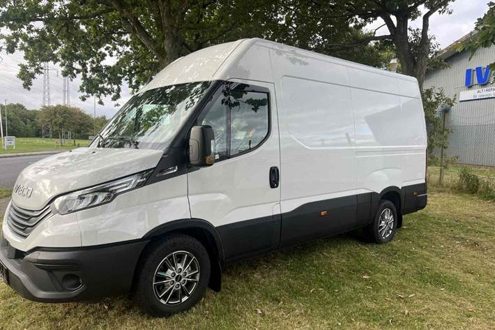 Hvid Iveco Daily fra 2025