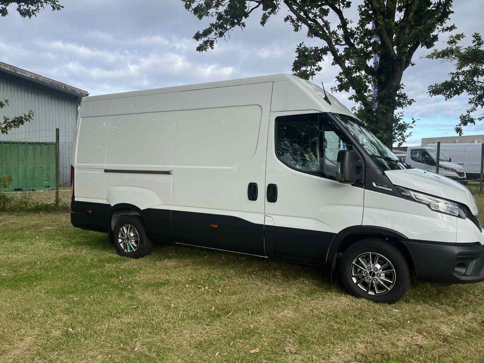 Hvid Iveco Daily fra 2025