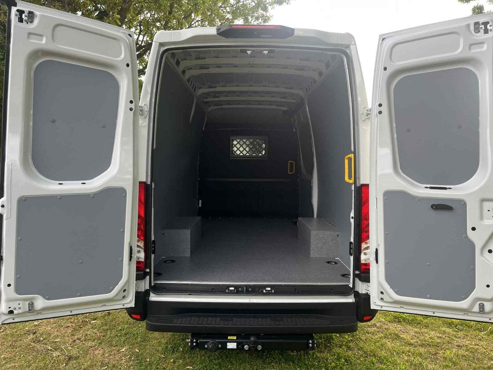 Hvid Iveco Daily fra 2025