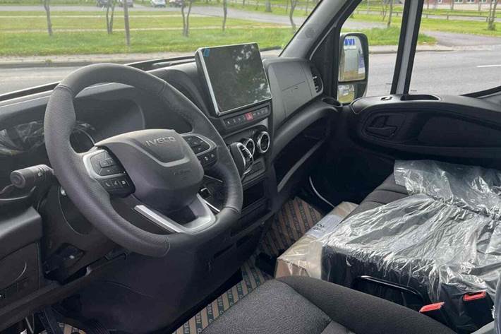 Hvid Iveco Daily fra 2025