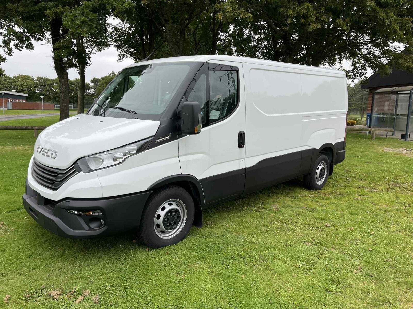 Iveco Daily 2,3 35S16 9m³ Van AG8
